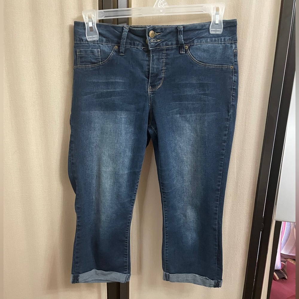 Royalty For Me Classic Denim Jean Capris.